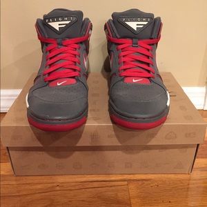 Nike Air flight falcon size 9.5 grey and red